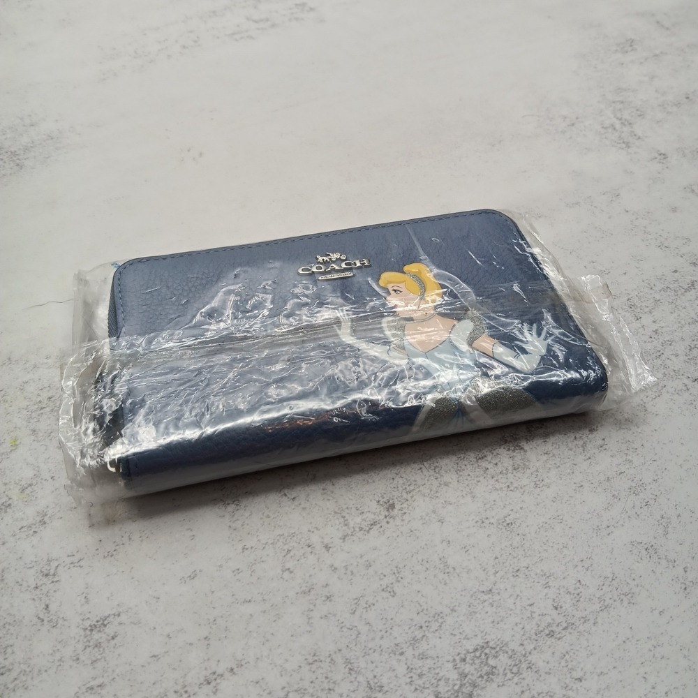 NEW Disney X Coach Medium Id Zip Wallet With Cinderella C2895 Silver/ Periwinkle - Picture 11 of 12